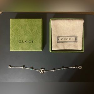GUCCI Silver Bracelet.. NEW.. Never Worn